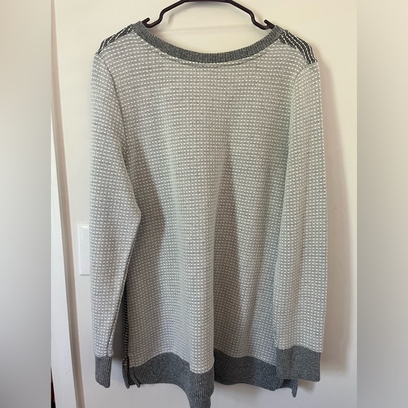 Liz Lange Maternity Gray Pullover Sweater Size XXL - Picture 6 of 6